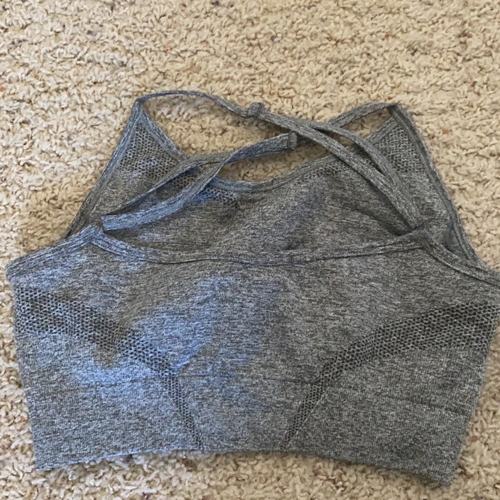 Sports bra size small - Picture 2 of 3
